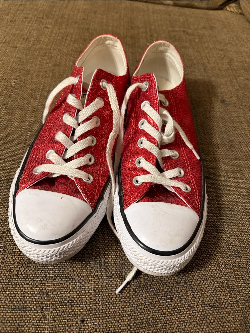 Women’s GLITTER size 10 Red Converse All Star Sneakers with White Accents